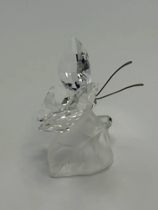 Swarovski Crystal Butterfly Figurine on Frosted Leaf - Picture 9 of 13
